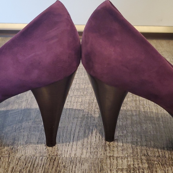 Pumps - Picture 4 of 4